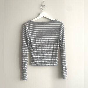 Streetwear Society women’s v neck long sleeve top